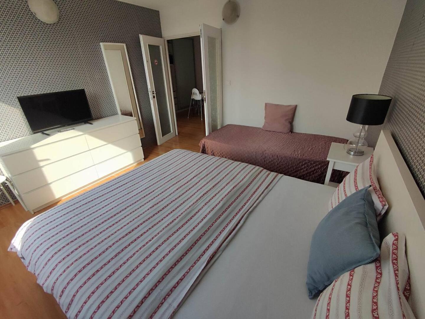 Golden Family Apartments Прага Экстерьер фото