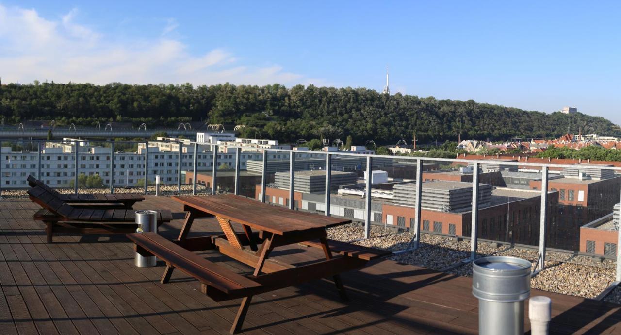 Golden Family Apartments Прага Экстерьер фото